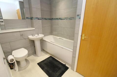 Bathroom.JPG