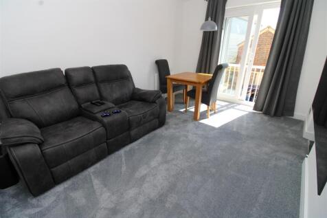 Lounge 2.JPG