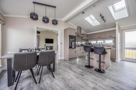 Plot 17 Littlehampton Marina-Small-PorticoMarketin