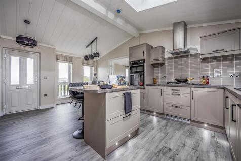 Plot 17 Littlehampton Marina-Small-PorticoMarketin