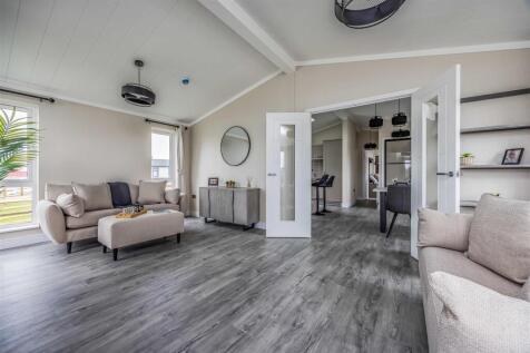 Plot 17 Littlehampton Marina-Small-PorticoMarketin