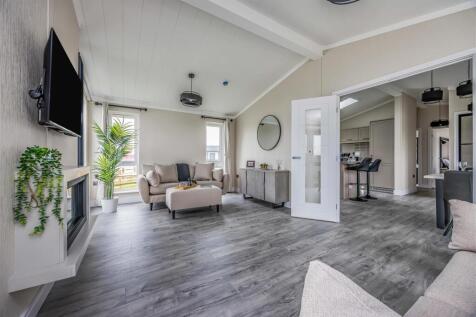 Plot 17 Littlehampton Marina-Small-PorticoMarketin