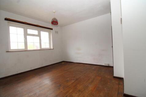 bedroom 1.JPG