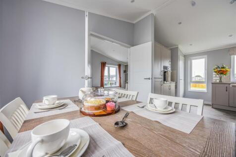 Plot 26 Littlehampton Marina-Small-PorticoMarketin
