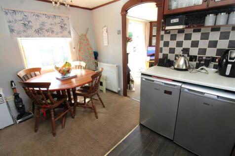 kitchen 2.JPG