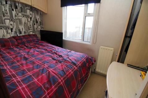 bedroom.JPG