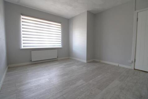 Bedroom 1.JPG
