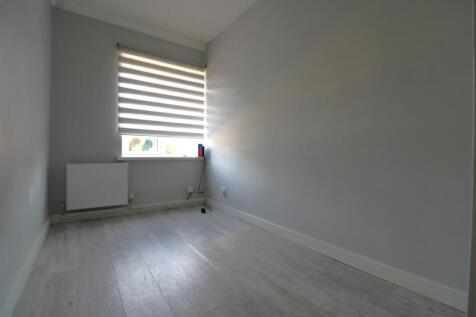 Bedroom 2.JPG