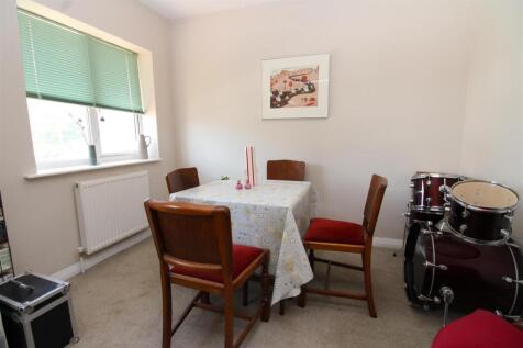Dining area.JPG