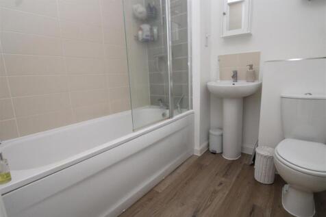Bathroom.JPG