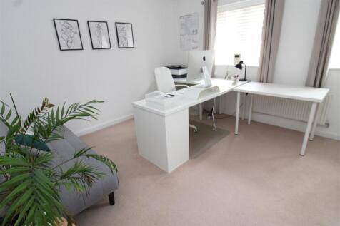 Bedroom 1.JPG