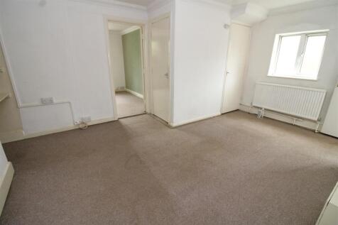 LOUNGE 2.JPG