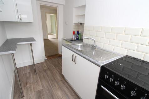 KITCHEN 2.JPG