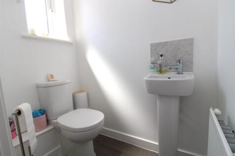 Ground floor cloakroom.JPG
