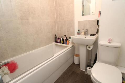 Bathroom.JPG