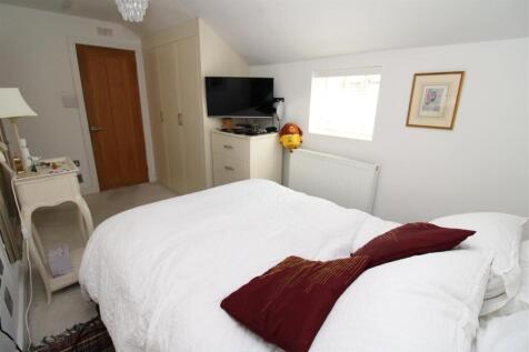 Master Bedroom..JPG
