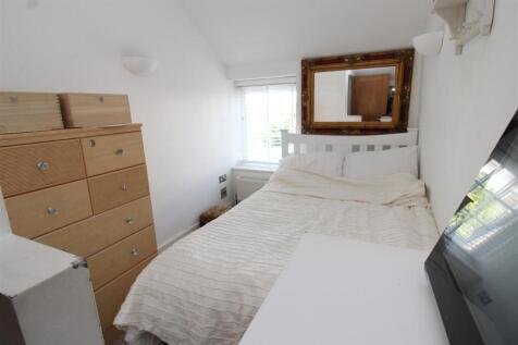 Bedroom 2.JPG