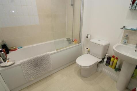 BATHROOM.JPG