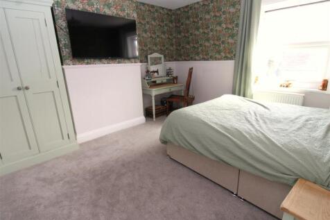 Bedroom 1.JPG