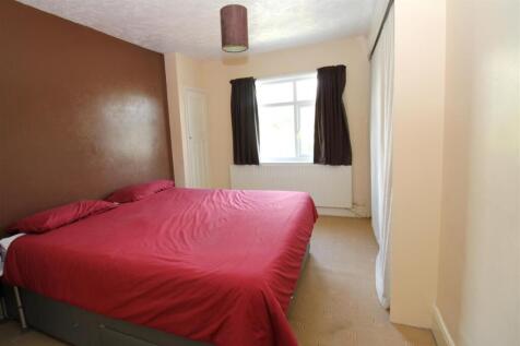 Bedroom 1.JPG