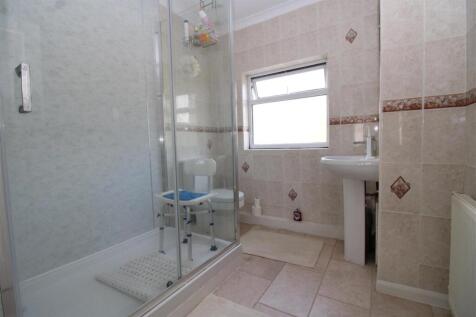 Shower Room.JPG