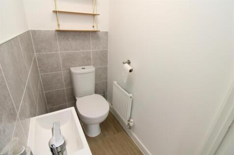 GF Cloakroom.JPG