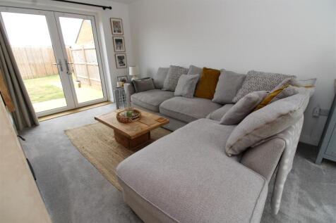 Lounge 2.JPG