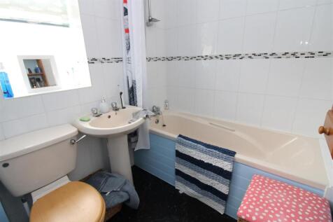 Family Bathroom.JPG