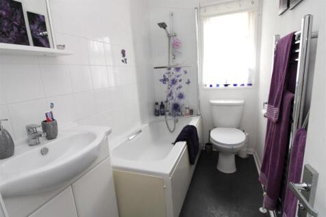 Bathroom.JPG