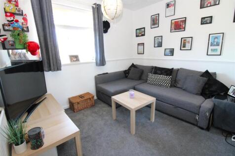 bedroom 2.JPG