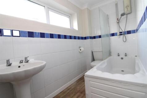 Bathroom.JPG