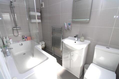 Bathroom.JPG