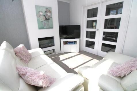 Lounge 2.JPG