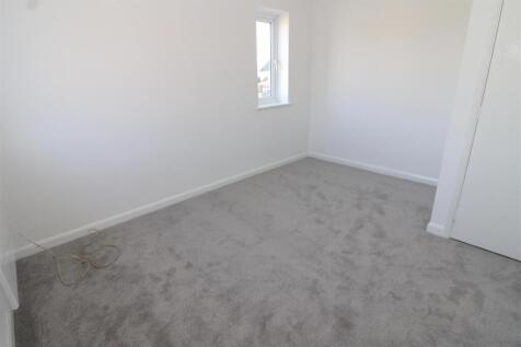 Bedroom..JPG