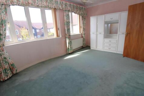 Bedroom 1.JPG