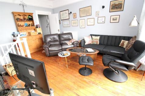 Lounge.JPG