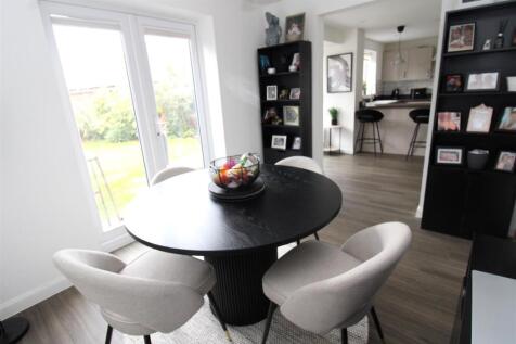 Dining room.JPG