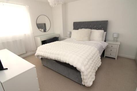 Bedroom 2.JPG