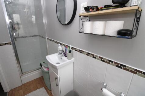 Ensuite.JPG