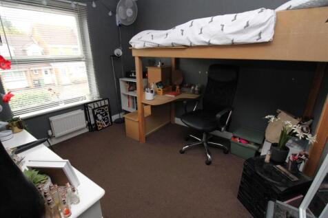 Bedroom 2.JPG