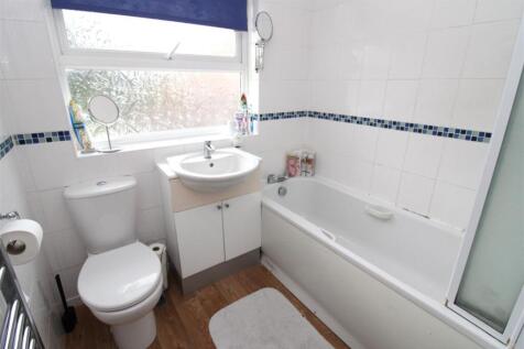 Family Bathroom.JPG