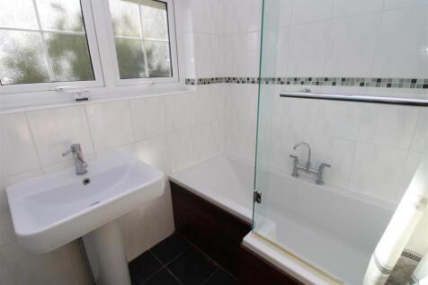 Bathroom.JPG