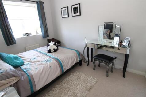 Bedroom 2.JPG