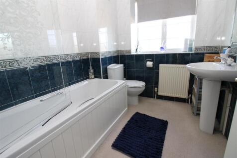 Bathroom.JPG