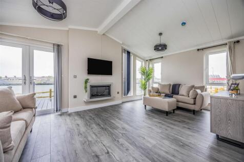 Plot 17 Littlehampton Marina-Small-PorticoMarketin