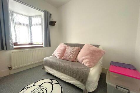 little bedroom.jpg