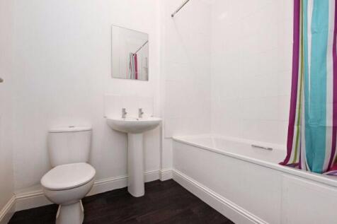7_Bathroom.jpg