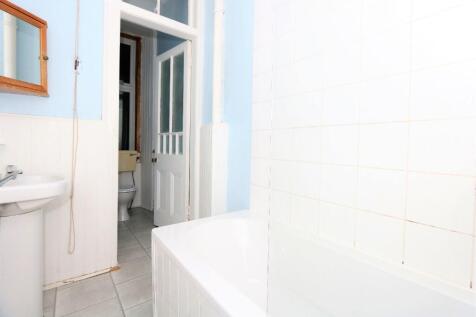 Bathroom a_166877109