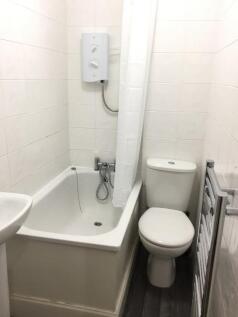 4_Bathroom.jpeg