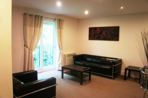 A lovely top floor apartment in this small and se